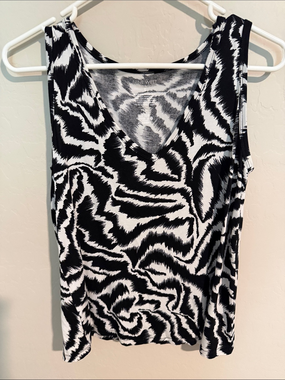 Nine West Black & White Zebra-Style V-Neck Tank